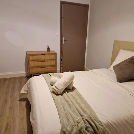 Cos'ales - Beaux T3 Avec Grande Terrasse Centre Apartamento Alès